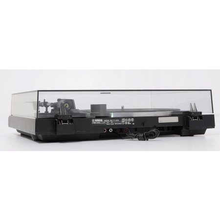 YAMAHA TT-400 ZNAKOMITY GRAMOFON STEREO AUTOMAT !