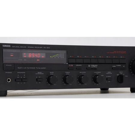 YAMAHA RX-300 MARKOWY AMPLITUNER STEREO !