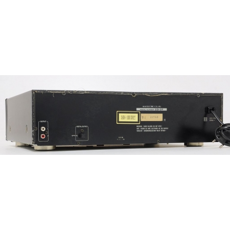 AKAI CD-37 FIRMOWY ODTWARZACZ CD PILOT !